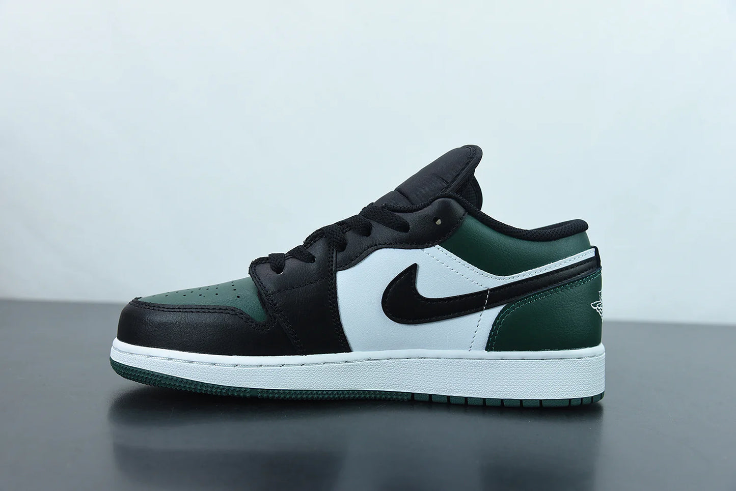 Nike Air Jordan 1 “Green Toe”