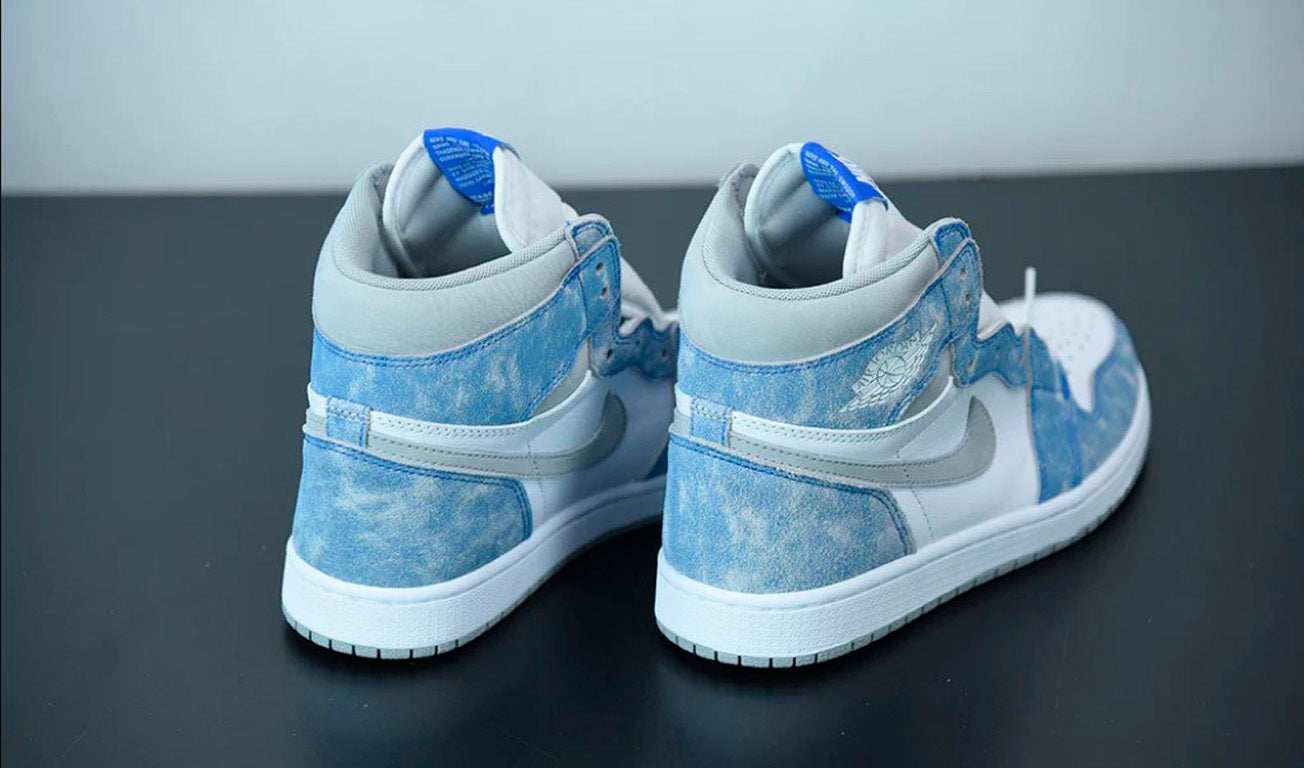 Nike Air Jordan 1 Retro High “Hyper Royal”