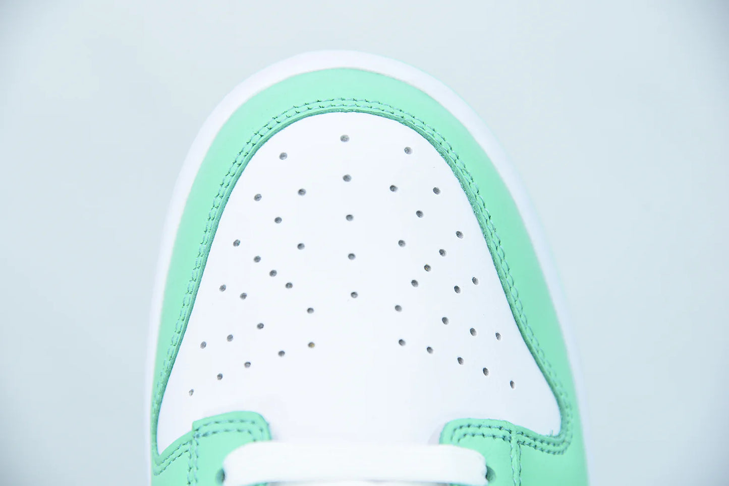 Nike Dunk Low “Green Glow”