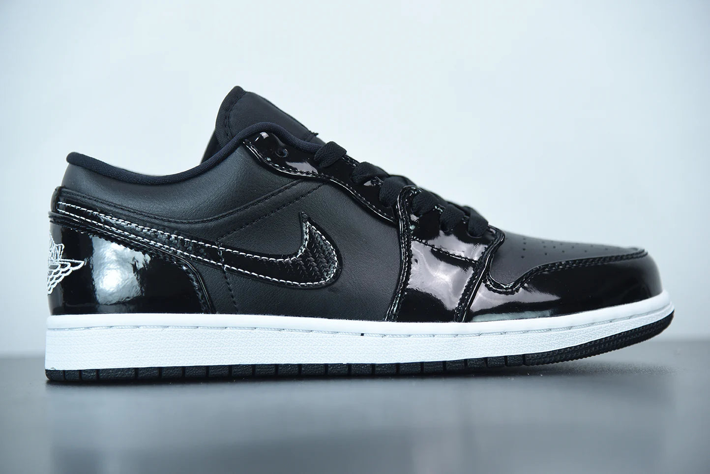 Nike Air Jordan 1 Low “Carbon Fiber”