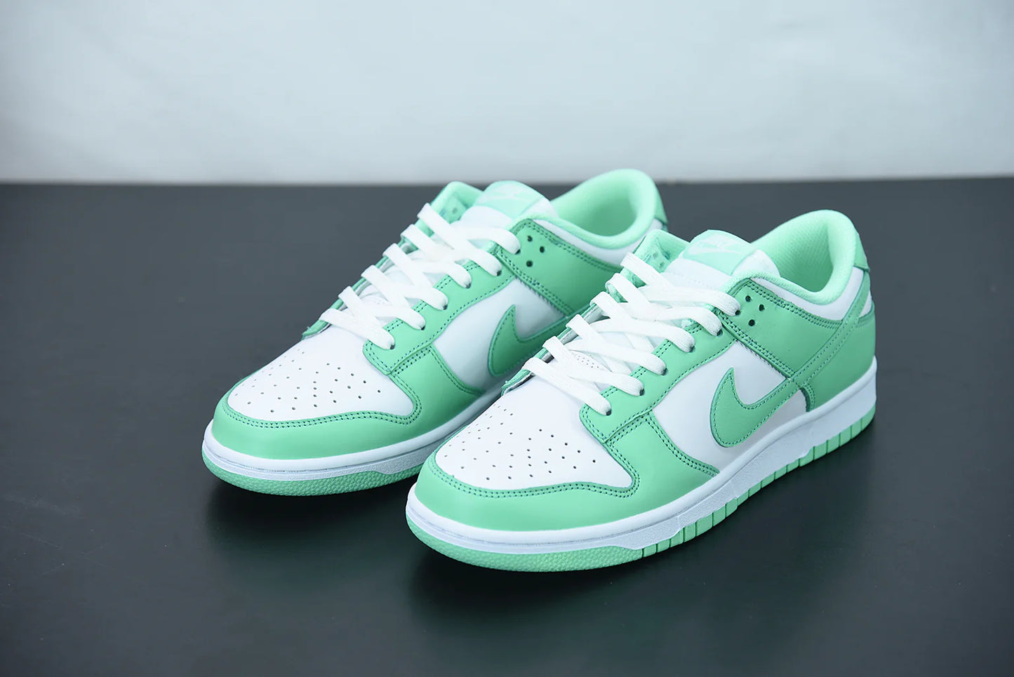 Nike Dunk Low “Green Glow”