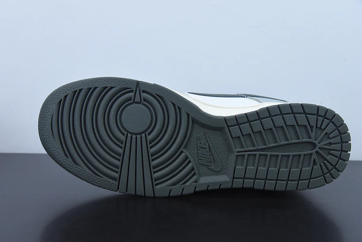 Nike Dunk Low “Light Smoke Grey”