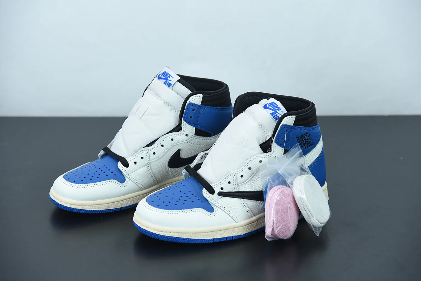 Nike Air Jordan 1 High Travis Scott X Fragment