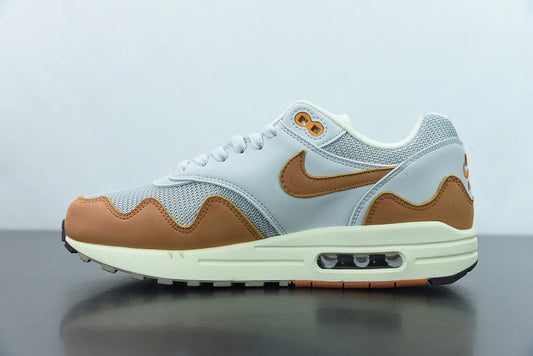 Nike Air Max 1  Patta Waves Monarch