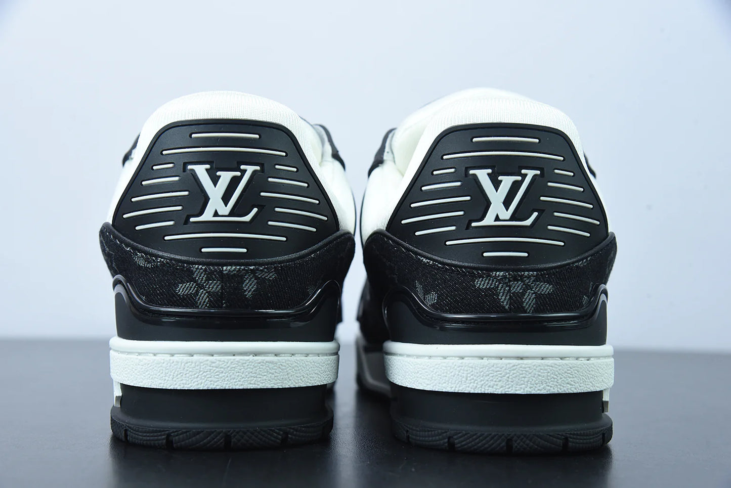 Louis Vuitton Trainer Black