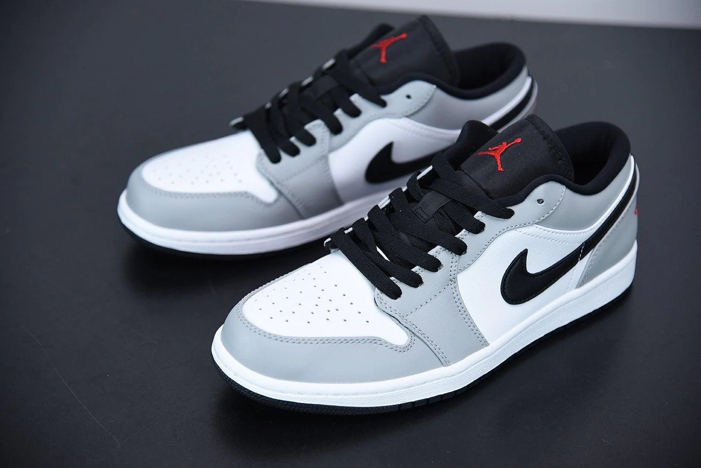 Nike Air Jordan 1 Low “Light Smoke Grey”