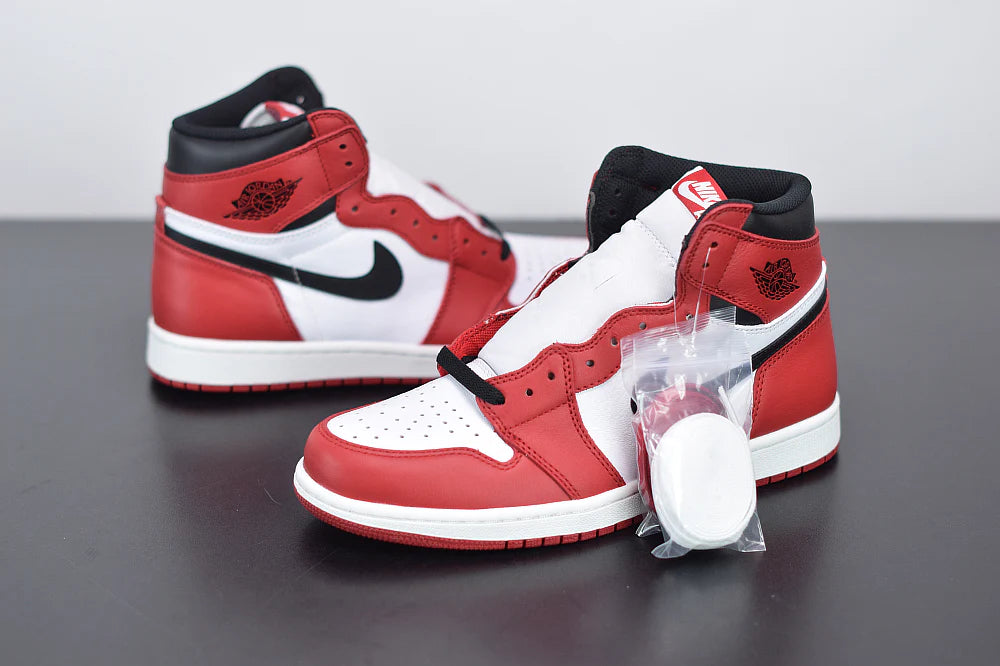 Nike Air Jordan 1 Retro High “Chicago”