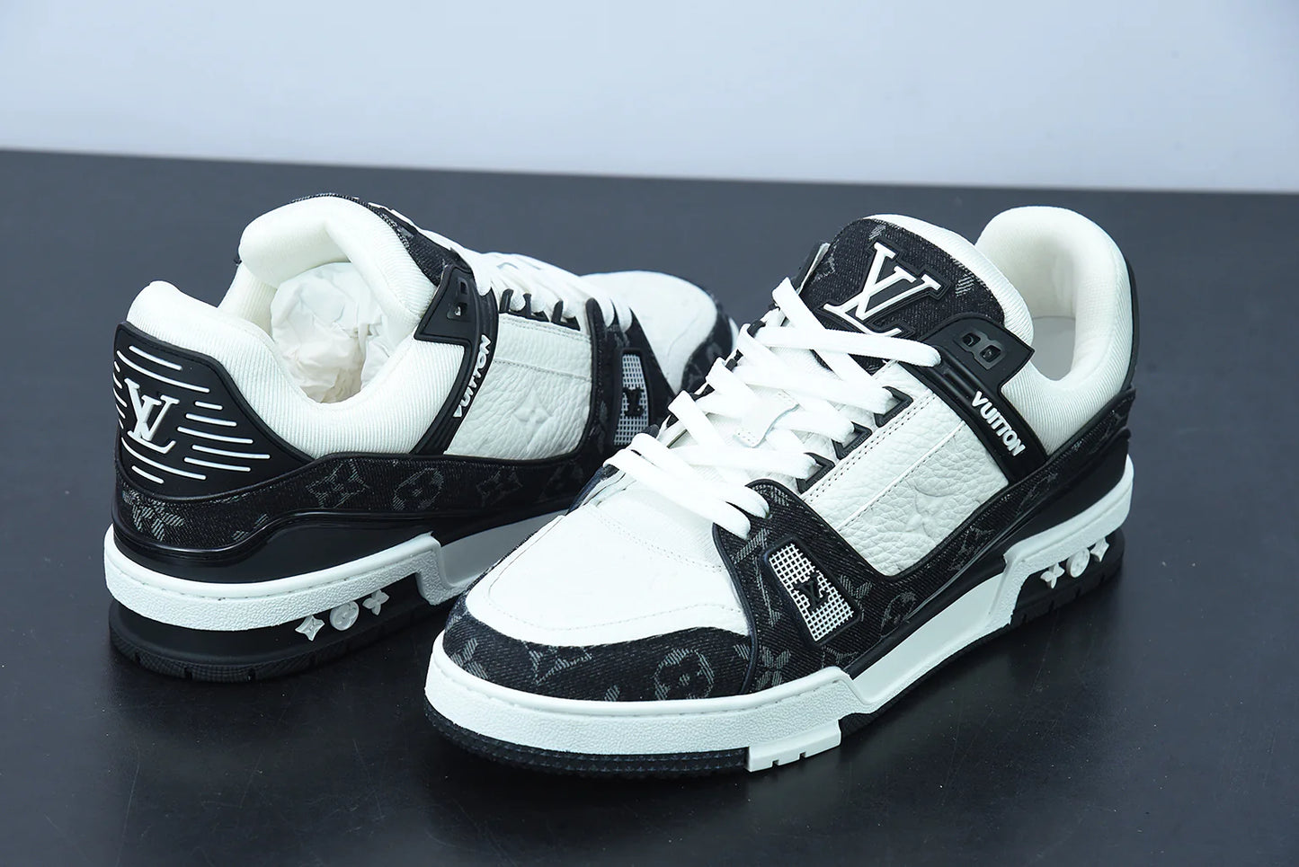 Louis Vuitton Trainer Black