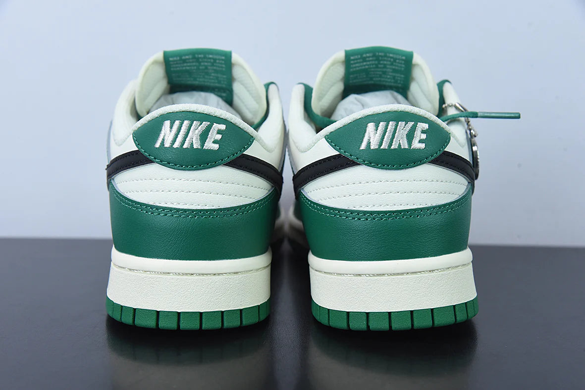 Nike SB Dunk Low”Lottery”