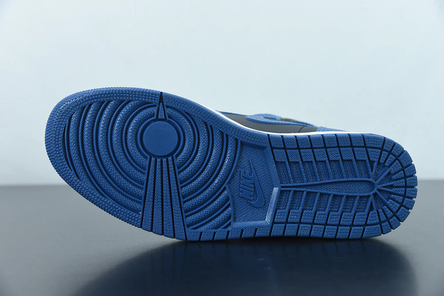 Nike Air Jordan 1 Retro High OG “Dark Marina Blue”