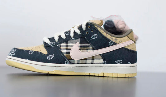 Nike SB Dunk Low X Travis Scott