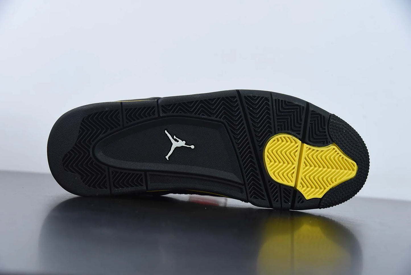 Nike Air Jordan 4 Retro “Thunder”