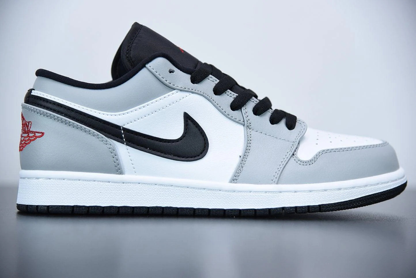 Nike Air Jordan 1 Low “Light Smoke Grey”