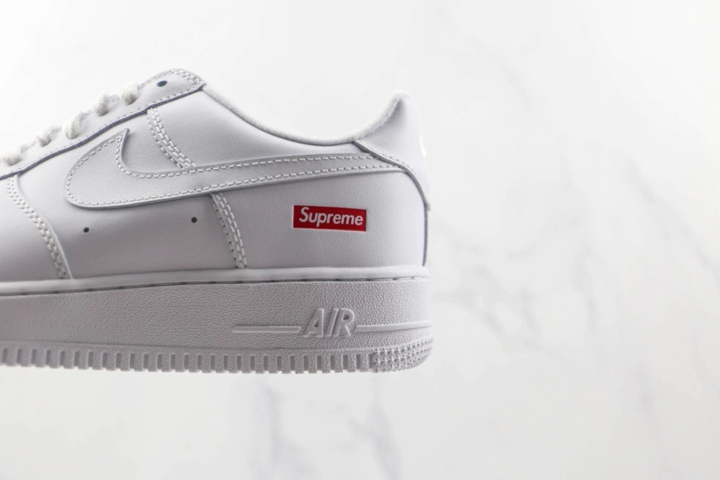Nike Air Force 1 Low Supreme White