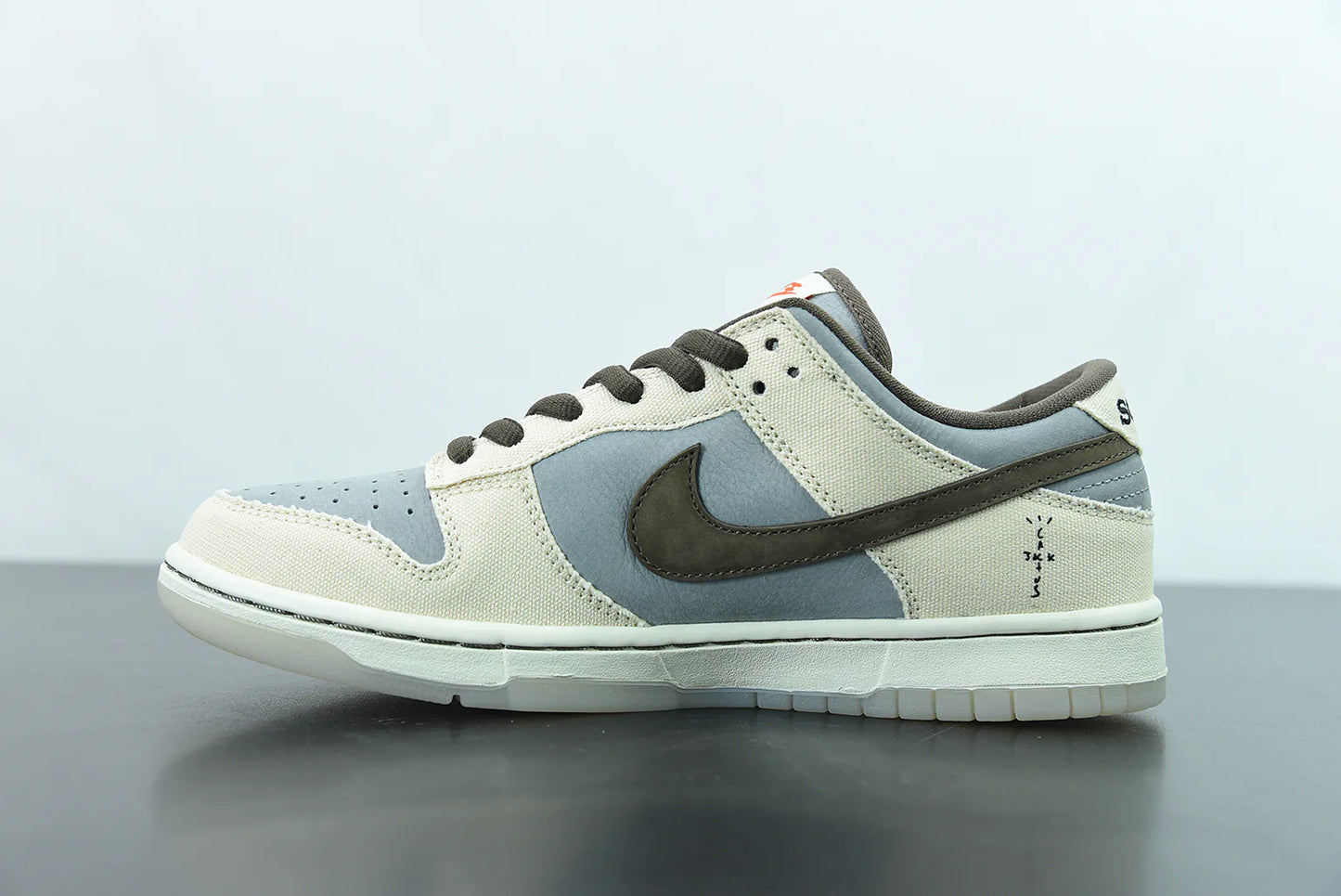 Nike Dunk Low – Travis Scott x Playstation