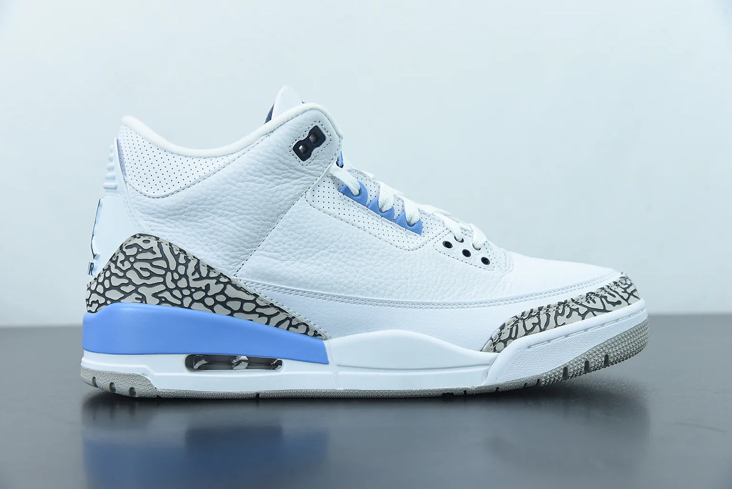 Nike Air Jordan 3  Retro “UNC”
