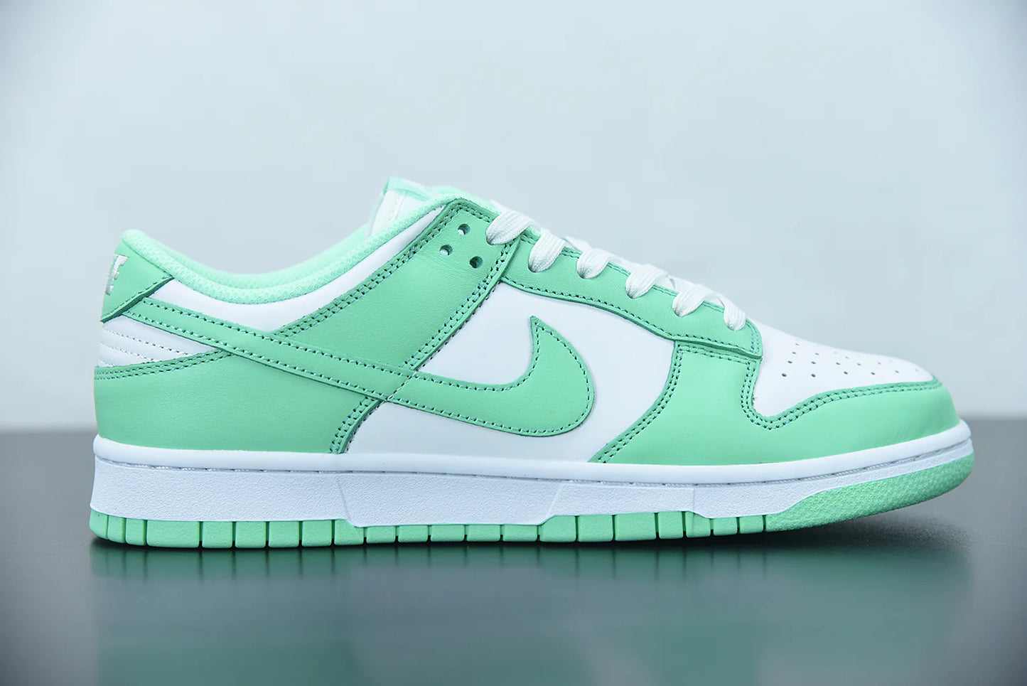 Nike Dunk Low “Green Glow”
