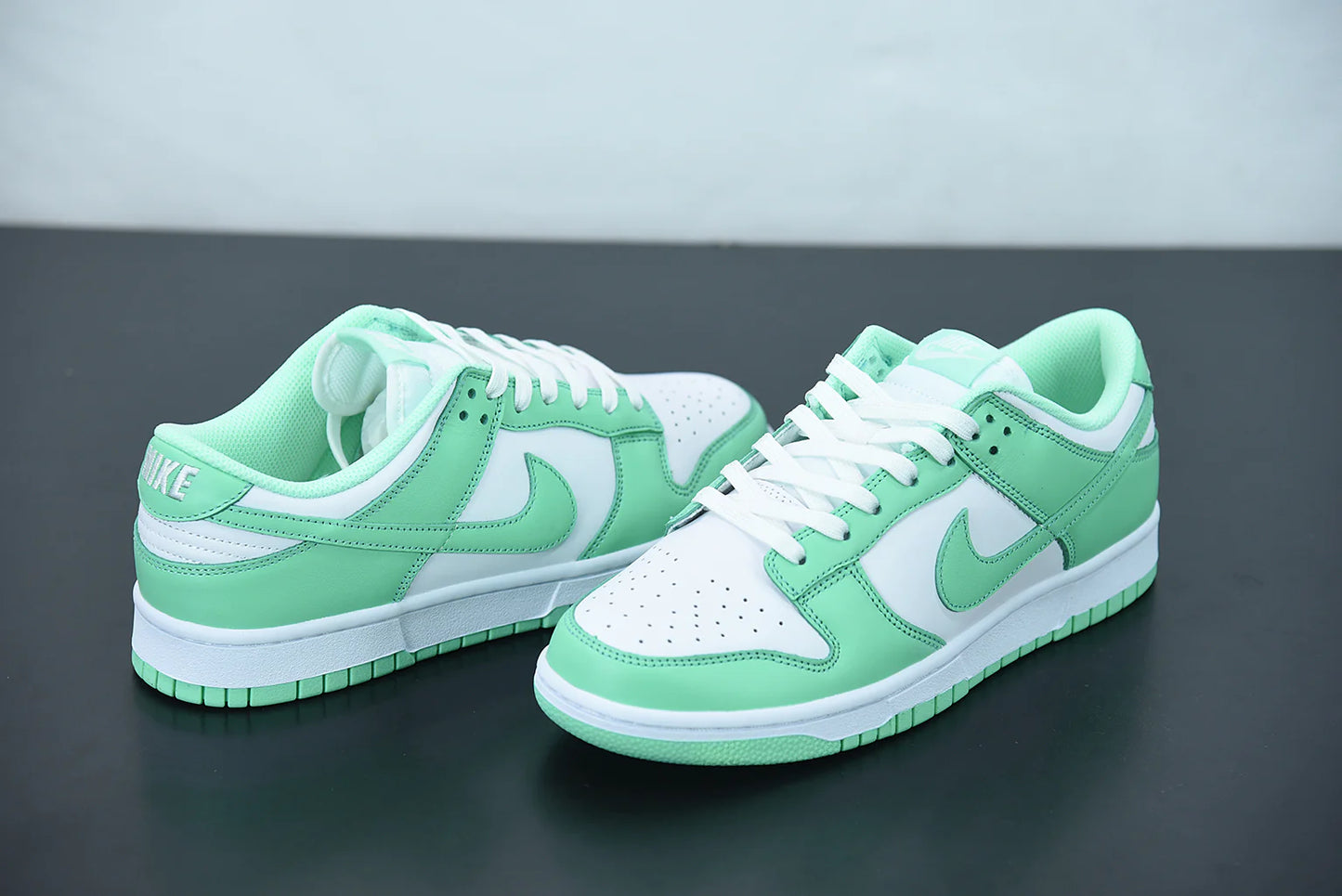Nike Dunk Low “Green Glow”