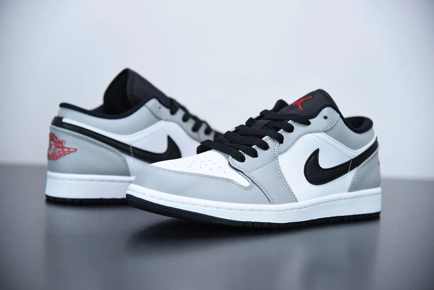 Nike Air Jordan 1 Low “Light Smoke Grey”