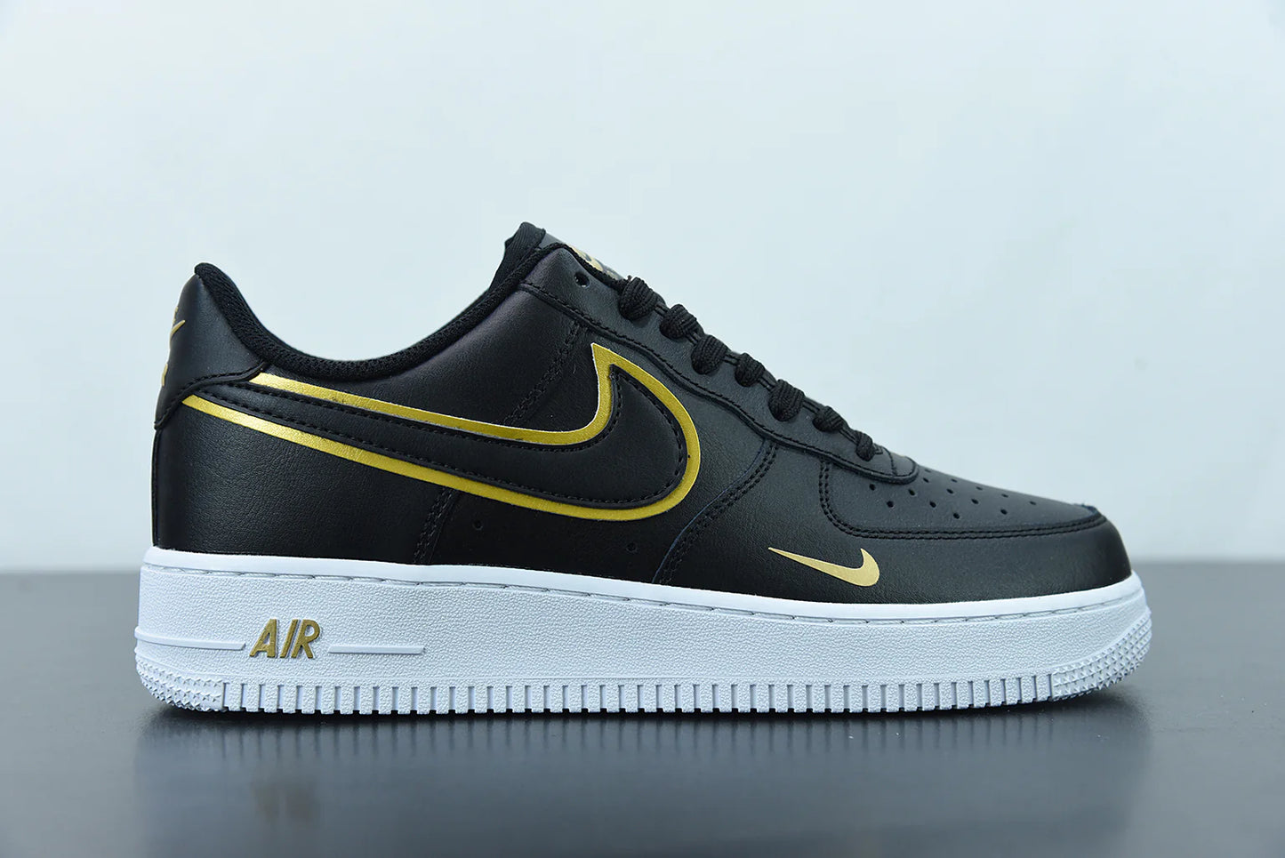 Air Force 1 Low Black Metallic Gold