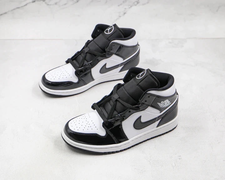 Nike Air Jordan 1 Mid “Carbon Fiber”
