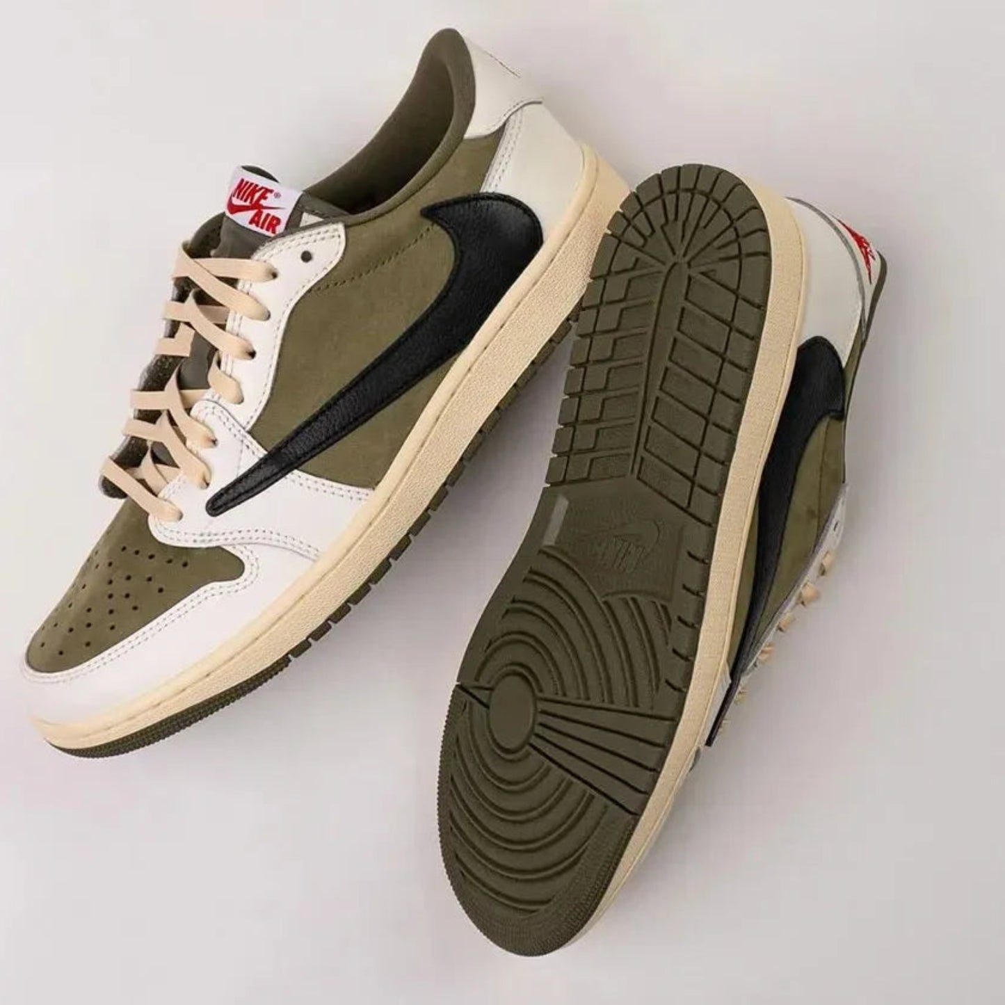 Nike Air Jordan 1 Low "Medium Olive" x Travis Scott