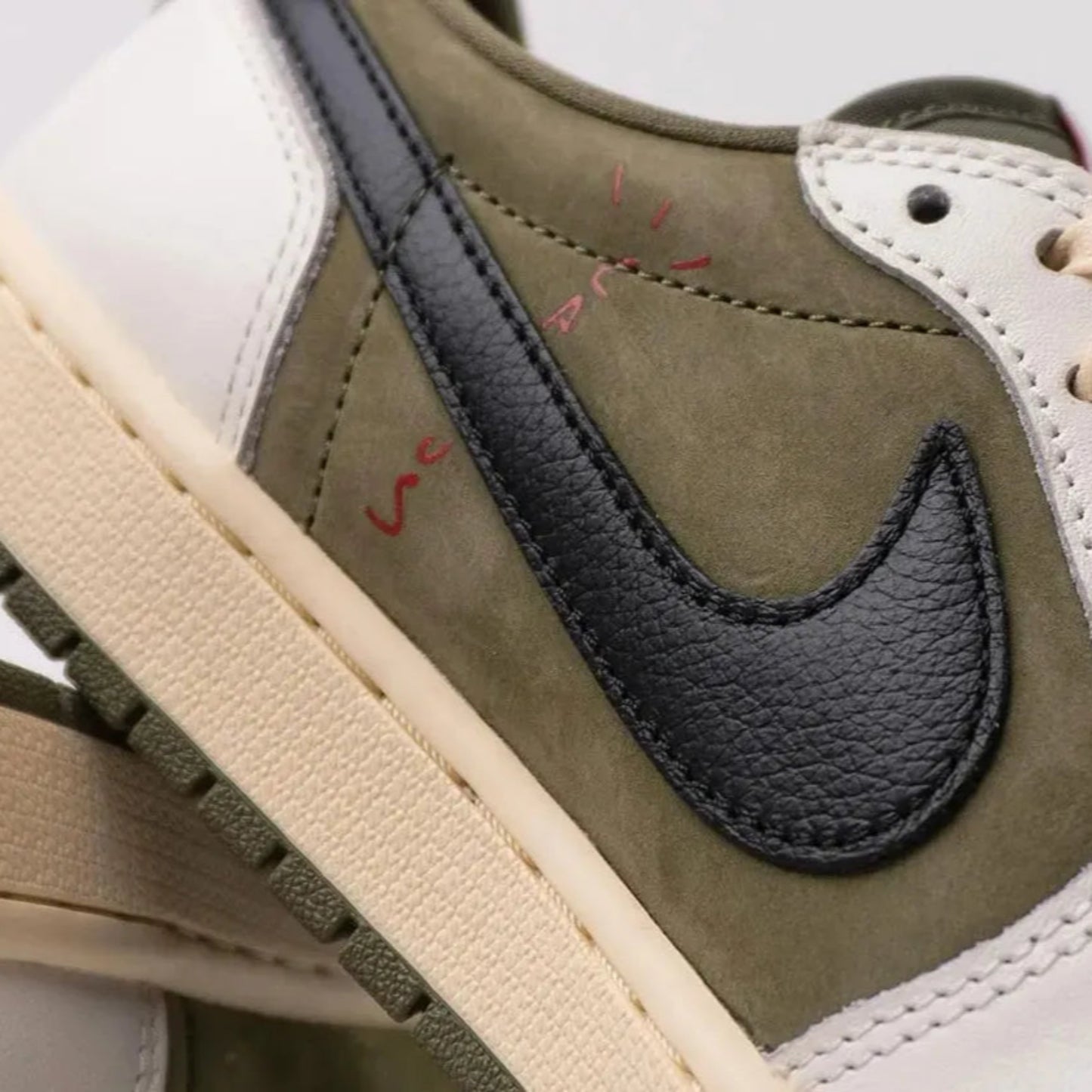 Nike Air Jordan 1 Low "Medium Olive" x Travis Scott